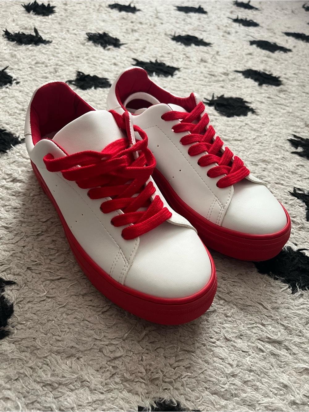 Alice & Olivia size 6 White Sneakers with Red Soles & Laces